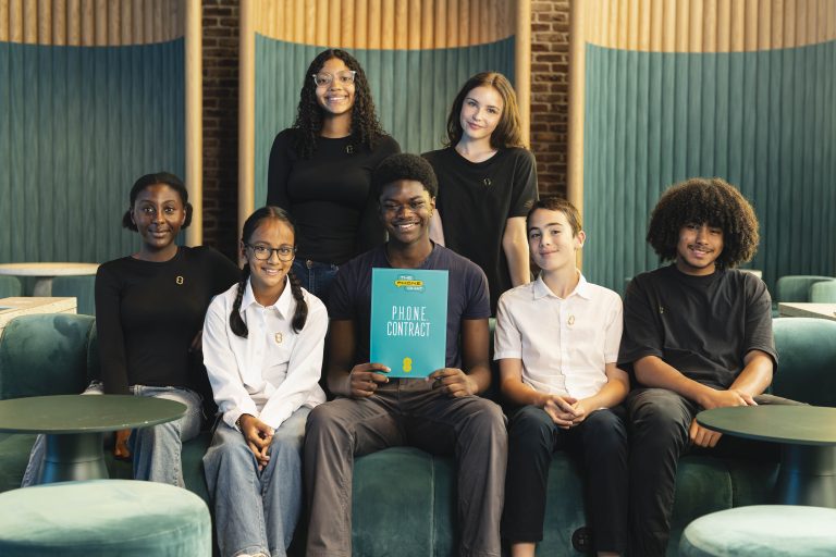 EE launches new P.H.O.N.E. Contract to help parents and children set technology boundaries ahead of the new school year