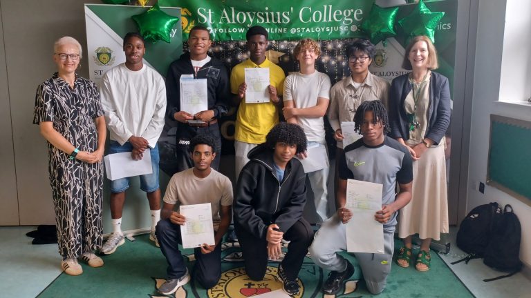 Islington Students Keep Borough Above National Averages for GCSE and A-Level Results