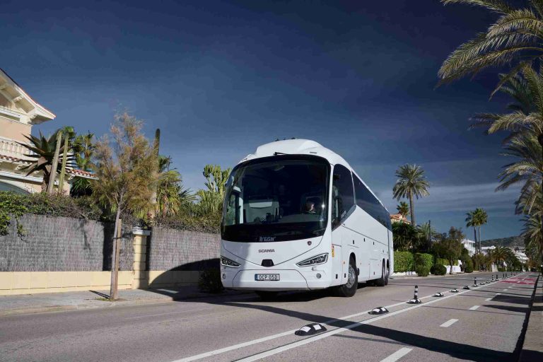 FROM GREEN TO GOLD: Scania Irizar i6S Efficient PHEV wins at the Sustainable Bus Awards