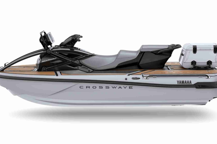 2027-Yamaha-CROSSWAVE-EU-Mist_Grey-Studio-002-03.jpg