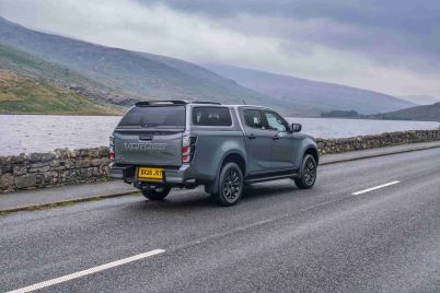 9337010-5350-isuzu-d-max-22-image-2-scaled-1.jpg
