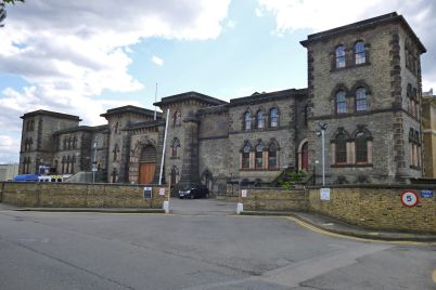 Front_block_Wandsworth_Prison_-_geograph.org_.uk_-_7441319.jpg