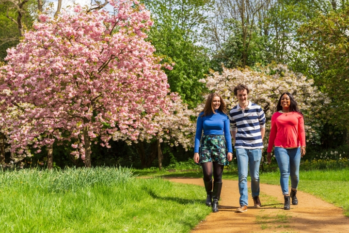 Harris-Garden_students_small.jpg