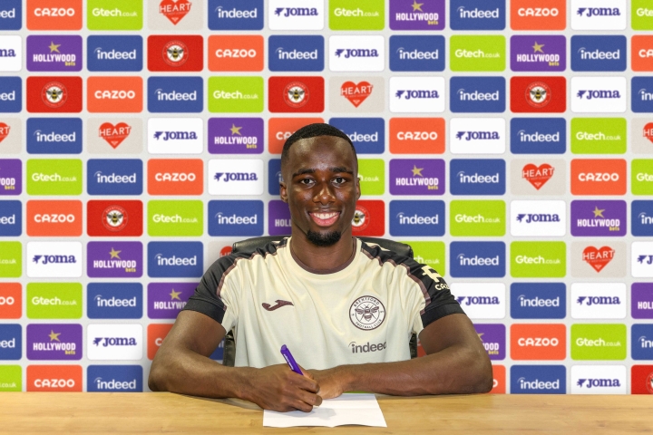 Michael-Kayode-signs-new-Brentford-contract-scaled.jpg