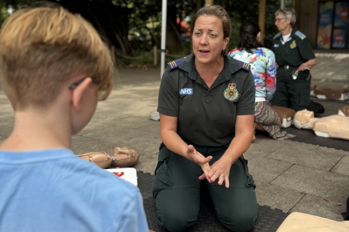Paramedics-teach-children-CPR-at-London-Zoo.png