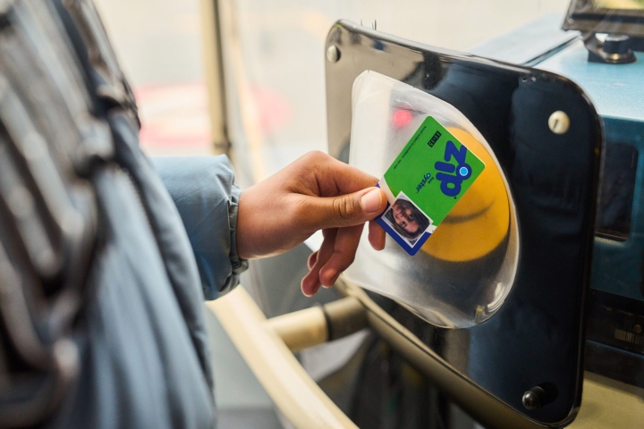 TfL-Image-Zip-Oyster-photocard-at-a-reader-on-a-bus-scaled.jpg