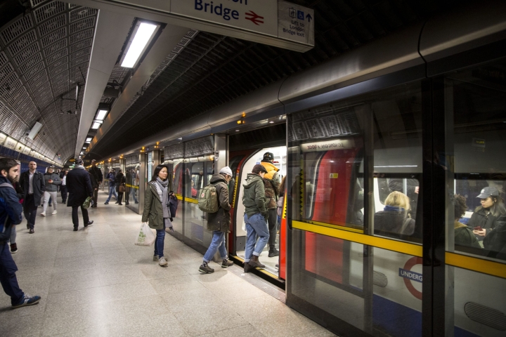 Tfl-Image-Train-at-London-Underground-platform-scaled.jpg