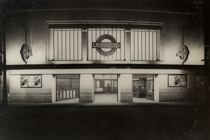 Topical-Press-image-of-South-Wimbledon-at-night-1926-c-LTM.jpg