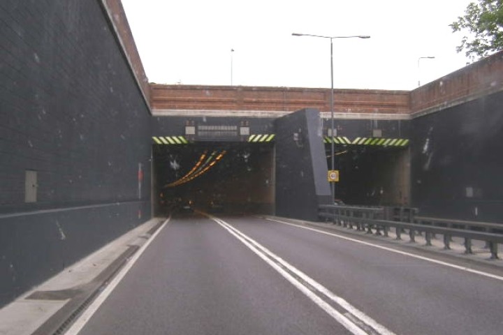 Wanstead_Tunnel_-_geograph.org_.uk_-_527596.jpg